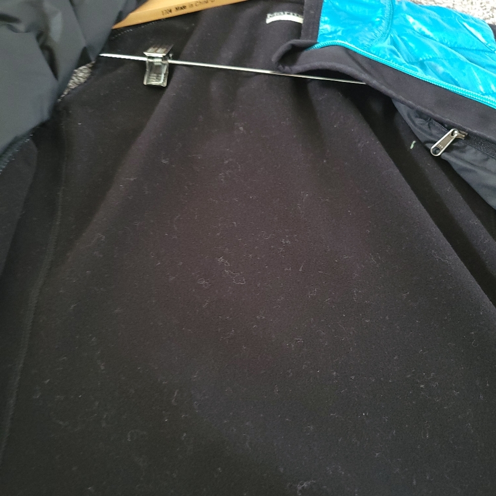 Marmot Teal Blue and Black Quilted Insulated Vest - Picture 8 of 10